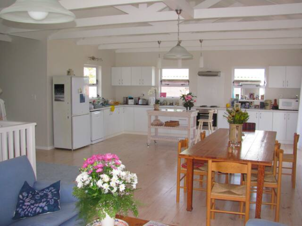Grace_Upstairs_towards_Kitchen
